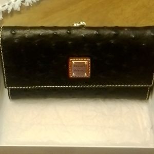 Dooney and Bourke clutch/wallet